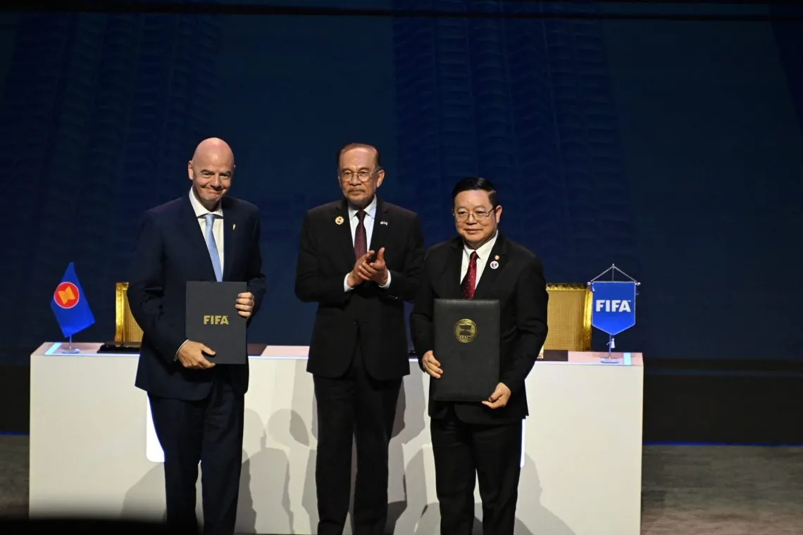 Secretary-General of ASEAN signs the ASEAN-FIFA MOU with FIFA President